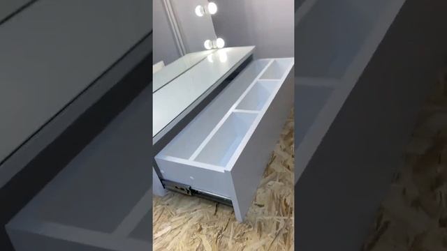 Гримерное зеркало с консолью смотреть онлайн