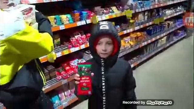 Тиша и Даня празднуют день влюблённых