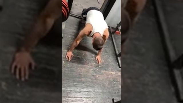 Побил свой рекорд,но на этом видео только 110 отжиманий от пола! смотреть онлайн