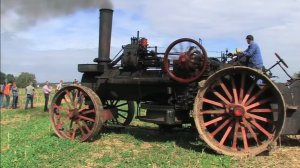 Запуск трактора 1928 года на паровом двигателе, надежная техника работает почти 100 лет!