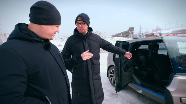 БЕСПРОБЛЕМНАЯ БэХА для Сложного Времени. BMW i3 Обзор смотреть онлайн