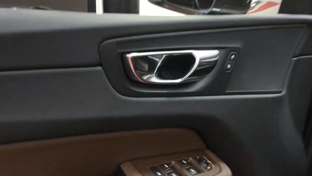 VOLVO XC60 2.0 D3 Momentum смотреть онлайн
