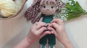 обзор моей первой куклы вязаной крючком