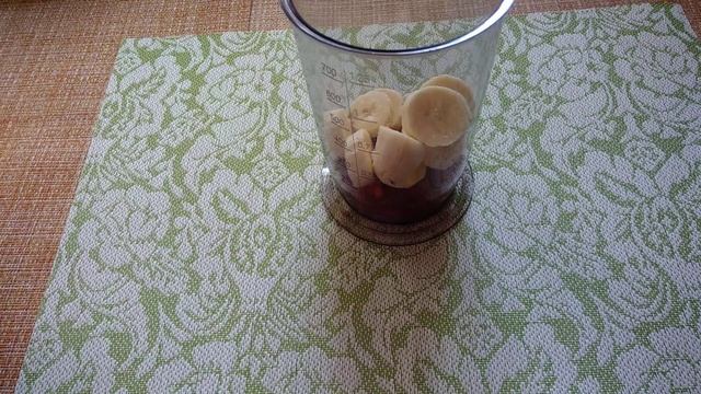 БАНАНОВЫЙ СМУЗИ/ СУПЕР БЫСТРЫЙ ДЕСЕРТ. ВКУСНЯШКА. смотреть онлайн