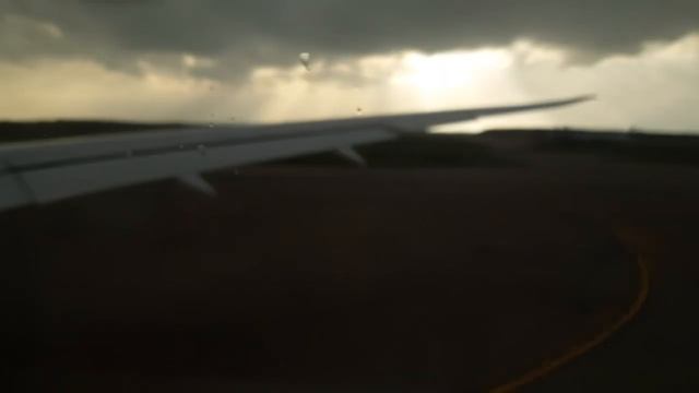 United Airlines Boeing 787-8 STORMY Takeoff from Washington Dulles International Airport (IAD) смотреть онлайн