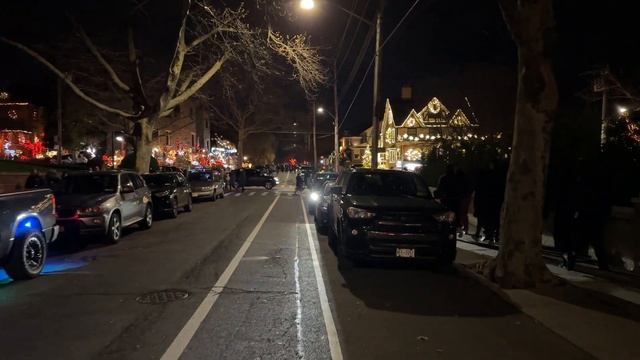 Dyker Heights Christmas Lights extreme walking tour 84th street Brooklyn NYC USA December 17 2022 смотреть онлайн