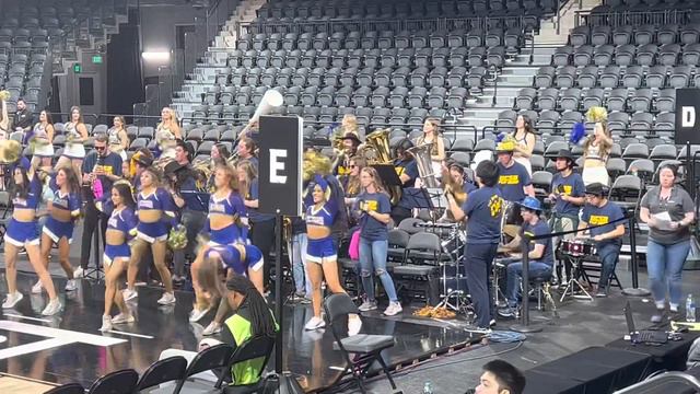 Bad Piggies Theme - UCSB Gaucho Pep Band - 2023 Big West Tournament Semifinals смотреть онлайн