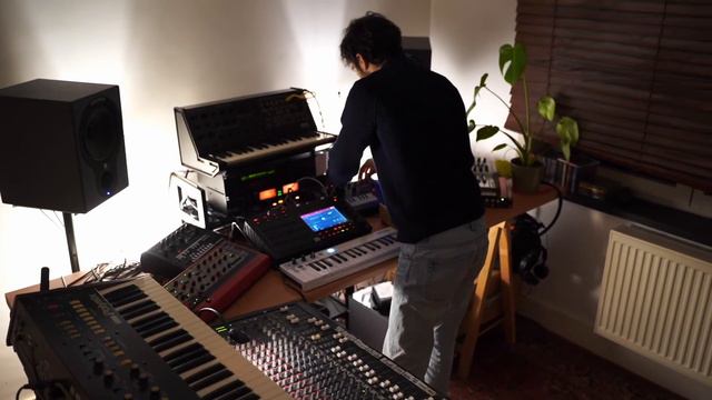 Dragon Twins - MPC Live - Goa Trance with Hardware in the Studio смотреть онлайн