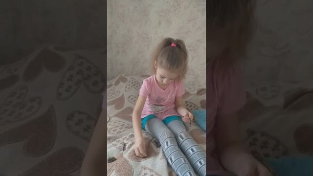 Анютка и магнитные шарики смотреть онлайн
