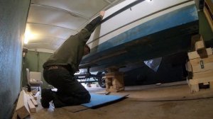 подъем лодки с лафета в гараже