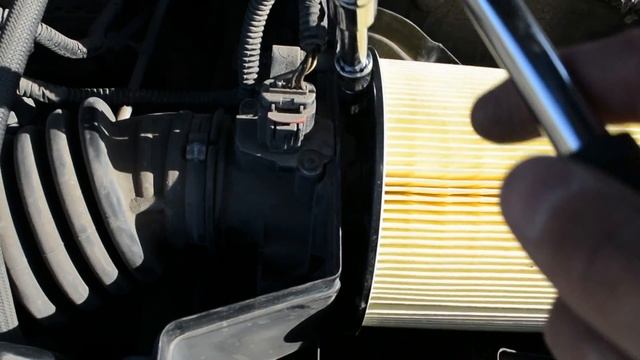 Правильная замена воздушного фильтра без деформации на Форд Фокус 3 своими руками смотреть онлайн