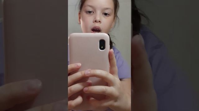 Я залезла на потолок и 3 м внизу смотреть онлайн