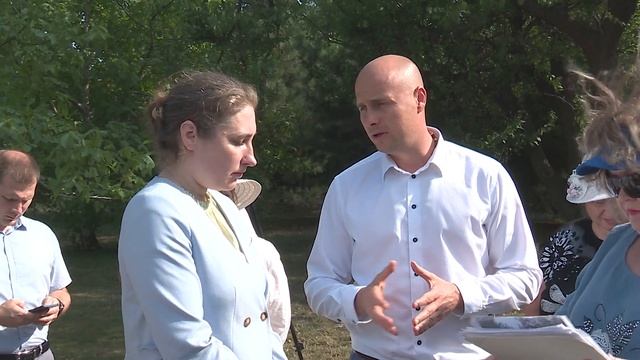 Первый вице-мэр Анапы Светлана Балаева встретилась с жителями микрорайона «Ореховая роща» смотреть онлайн