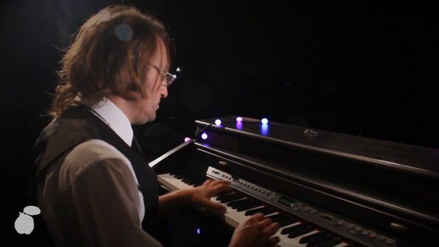 WONDER - Love Potion Nº 9 (The Clovers cover) смотреть онлайн