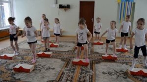 Занятия на степ-платформах в детском саду.