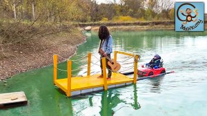 Дети и Машина. Диана и Даня делают паром для машинки-лодки. Манкиту Pretend Play