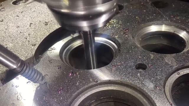 Newen Contour Правка седла клапана в заводские параметры MB Actros. смотреть онлайн