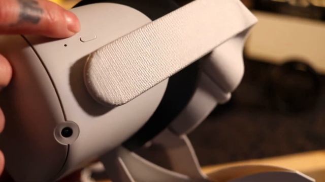 A Detailed Quest 2 Unboxing Next To The Quest 1 - Quest 2 Specs смотреть онлайн