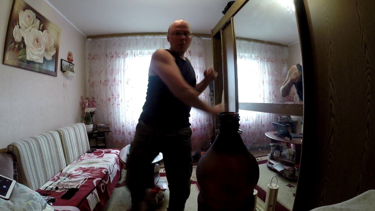 Челлендж. Открой бутылку пива ногой перед стримом. смотреть онлайн