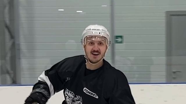 КУПИЛИ КЛЮШКИ В СПОРТМАСТЕРЕ за 600 РУБЛЕЙ! смотреть онлайн
