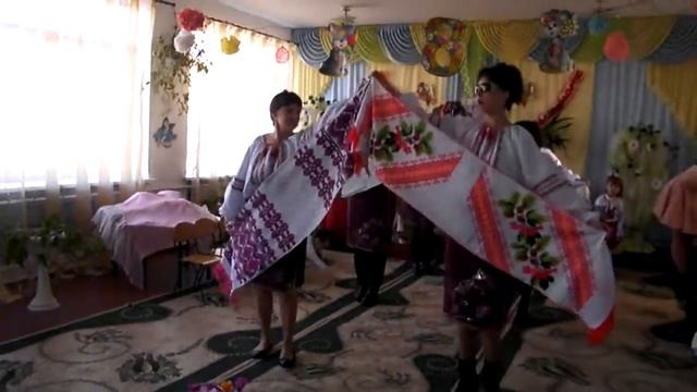 Танец мам с девочками в детском саду на 8 Марта смотреть онлайн