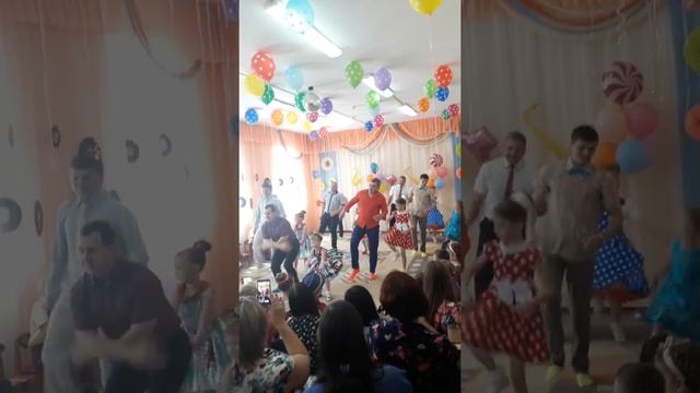 Танец буги вуги, папа с дочкой,  выпускной в детском саду,  стиль стиляги