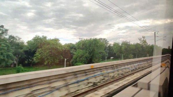 Delhi Travel – Delhi Airport Express Metro | Green Delhi View | Places to visit in Delhi