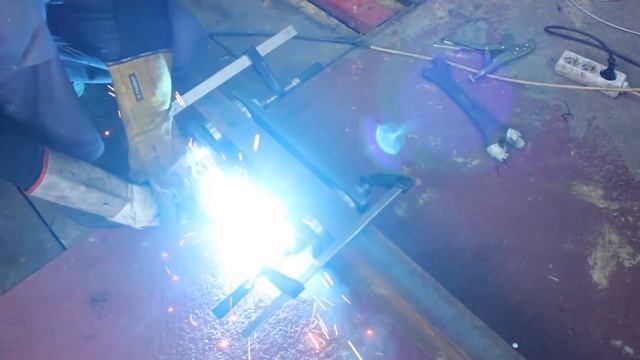 Dźwig warsztatowy смотреть онлайн