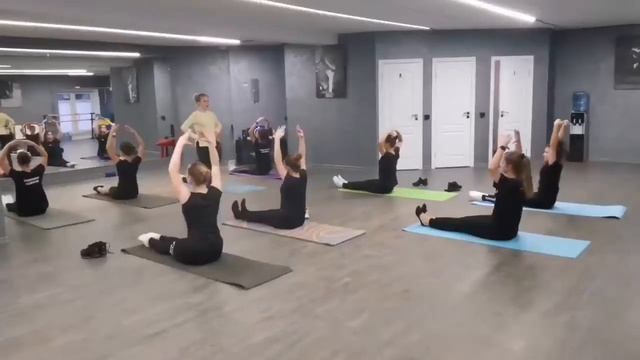 Тренировка старшего состава | Школа танца "Первая линия". смотреть онлайн