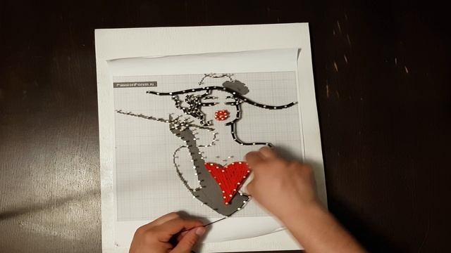 Дама с сигарой из гвоздей и ниток смотреть онлайн