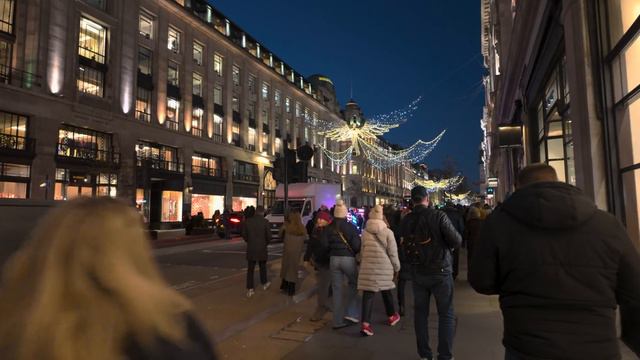 Snow in London’s Covent Garden ❄️ London Christmas Lights Tour 2023 ✨ London Winter Walk 🎄 4K HDR смотреть онлайн