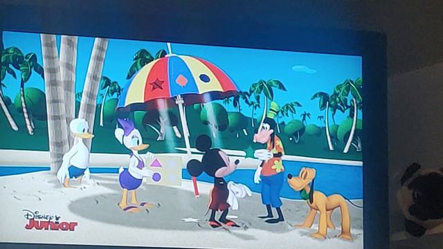 Pete's Beach Blanket Luau shape stickers to patch holes on that beach umbrella 🌂☂️🌂☂️ смотреть онлайн