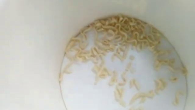 обзор на на лапшу Big Bon Max со вкусом курицы смотреть онлайн