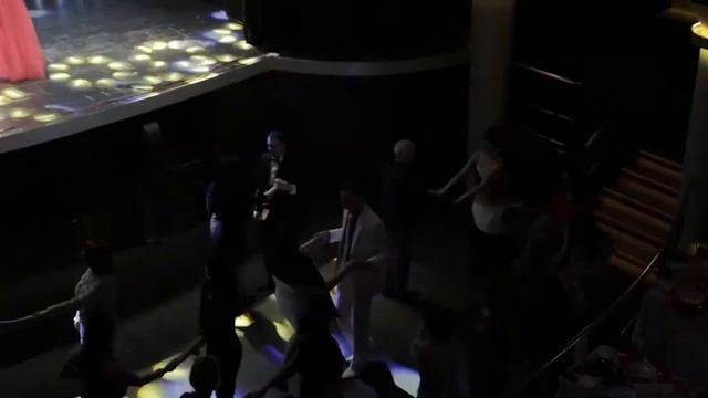 вечеринка в стиле Голливуда - Gaudi Lucky 1 смотреть онлайн