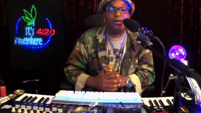 GIRAFFEBALLZ: Smoke n tawk.... free 4 the free... ya DIG????? смотреть онлайн