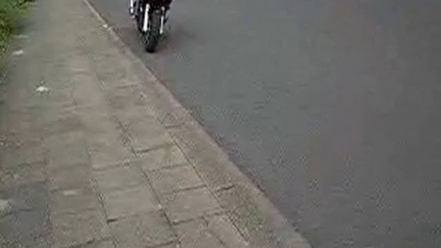 Suzuki Bandit 1200S mit Bos смотреть онлайн