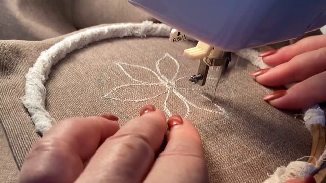 Вышивка на заказ: пуансеттия, остролист/Дорожка на стол/Вышивка гладью на машине/embroidery смотреть онлайн