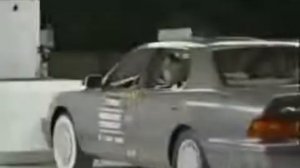 Краш-тест - Lexus LS400 1997 (IIHS)