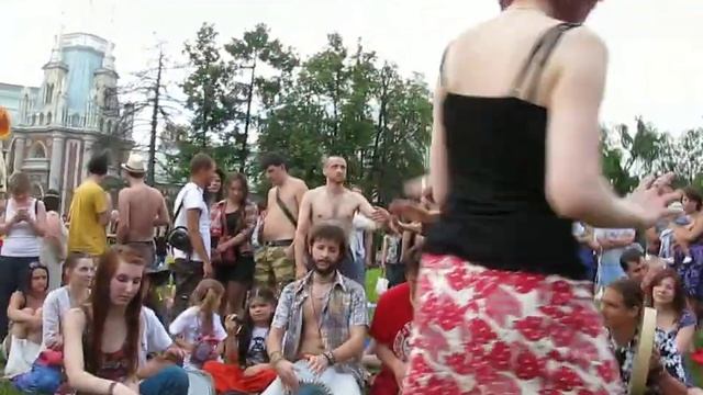 День защиты хиппи в Царицыно) (1 июня 2013 г) смотреть онлайн
