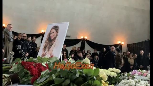 ОПУБЛИКОВАНО ФОТО Юлии НАЧАЛОВОЙ НА КЛАДБИЩЕ смотреть онлайн