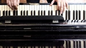 Queen - The Show Must Go On на пианино