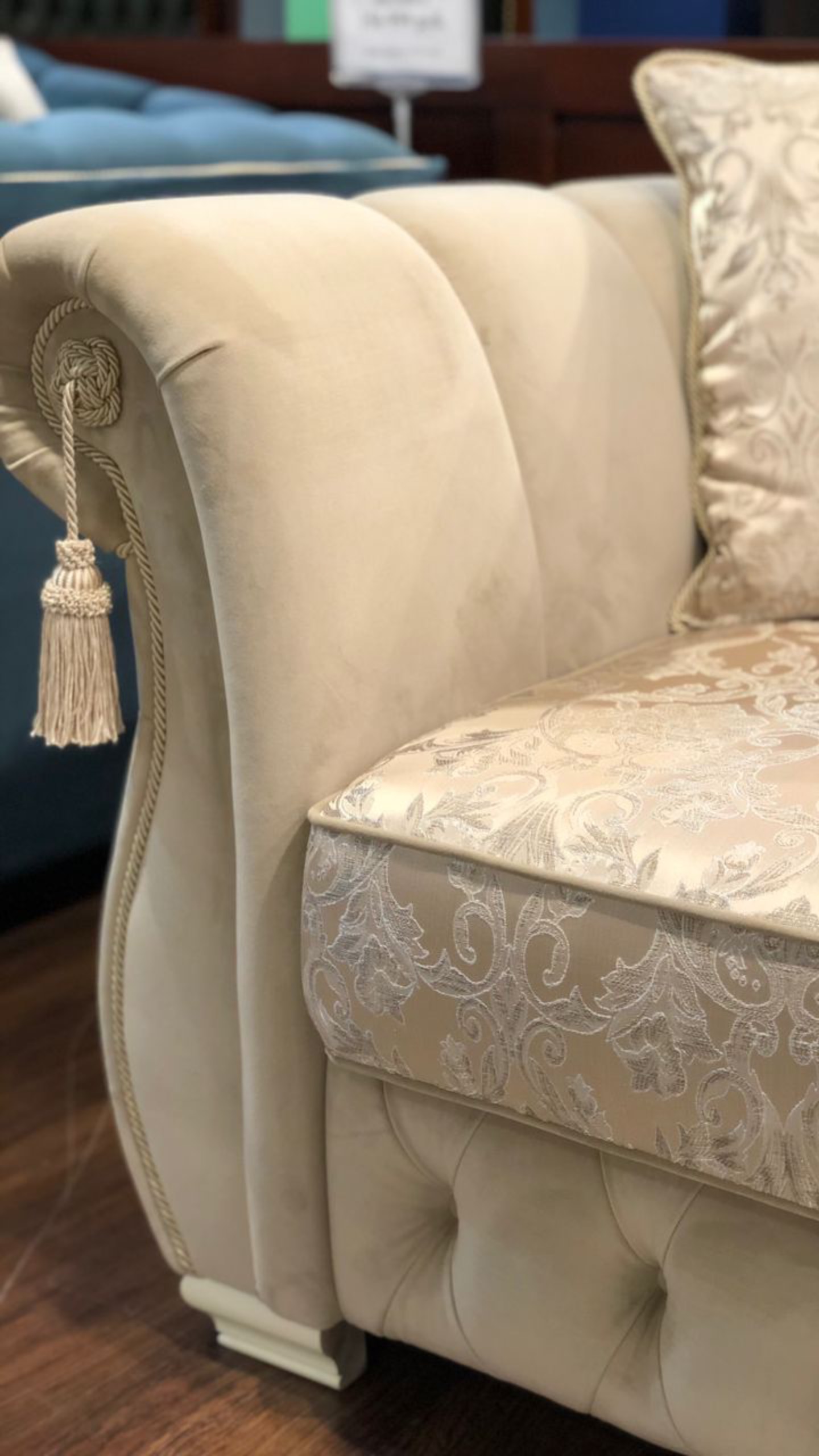 Этот диван купили 999 раз смотреть онлайн