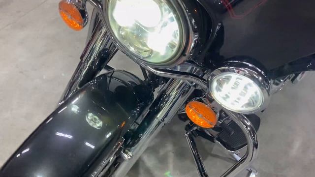 Harley-Davidson Electra Glide FLHTCU 2008 смотреть онлайн