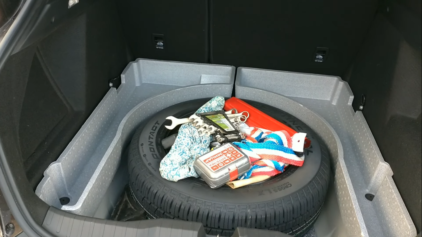 Рено Аркана: доработка органайзера в багажнике. Укрепление пенопластового пенала. смотреть онлайн