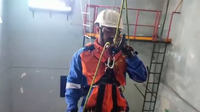 D4 Work/Rescue Descender - Lifegear смотреть онлайн