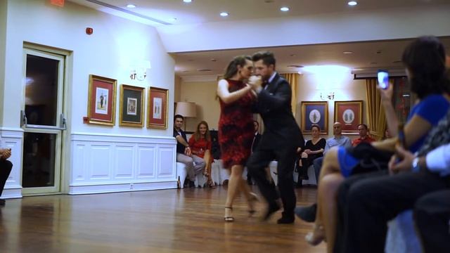 Eşref Tekinalp & Vanessa Gauch - Dos Fracasos - Miguel Calo смотреть онлайн