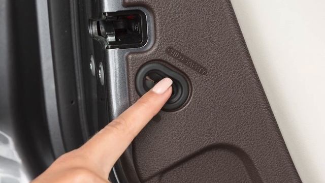 2023 INFINITI QX55 - Child Safety Rear Door Locks смотреть онлайн