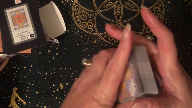 If I Could Only Keep 10 Decks (Tarot and Oracle): A VR to Katey Flowers #only10decks смотреть онлайн