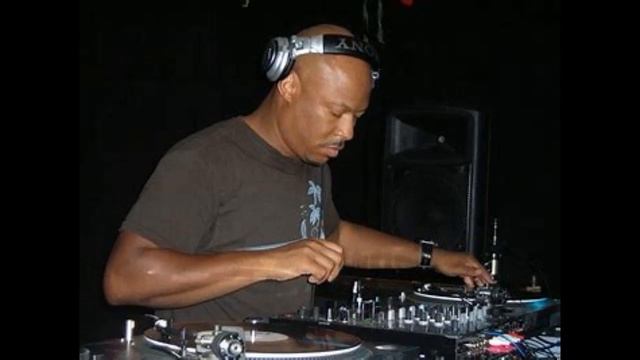 ROBERT HOOD. OSTGUT - BERLIN. 14/07/2001. ONLYTEKNO COLLECTION 249 смотреть онлайн