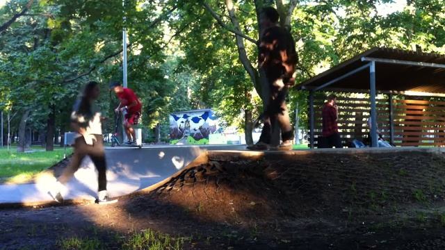 В мини рампе сделать drop in to Feeble Stall смотреть онлайн